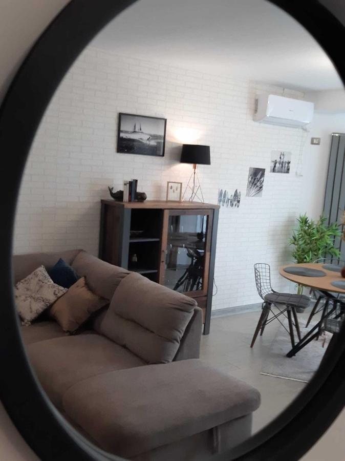 Vintage Breeze Apartment - Spa Pools Resort 마마이아 외부 사진