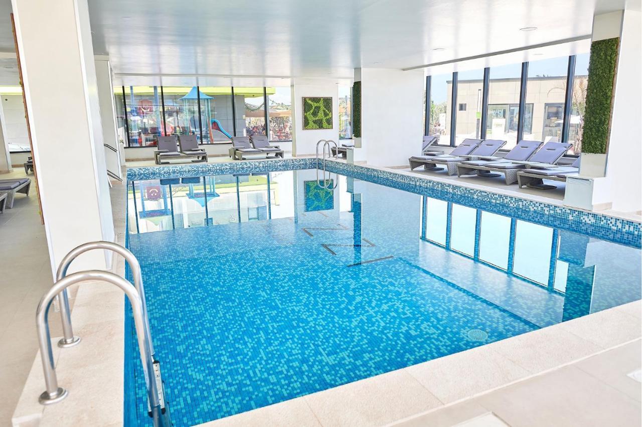 Vintage Breeze Apartment - Spa Pools Resort 마마이아 외부 사진