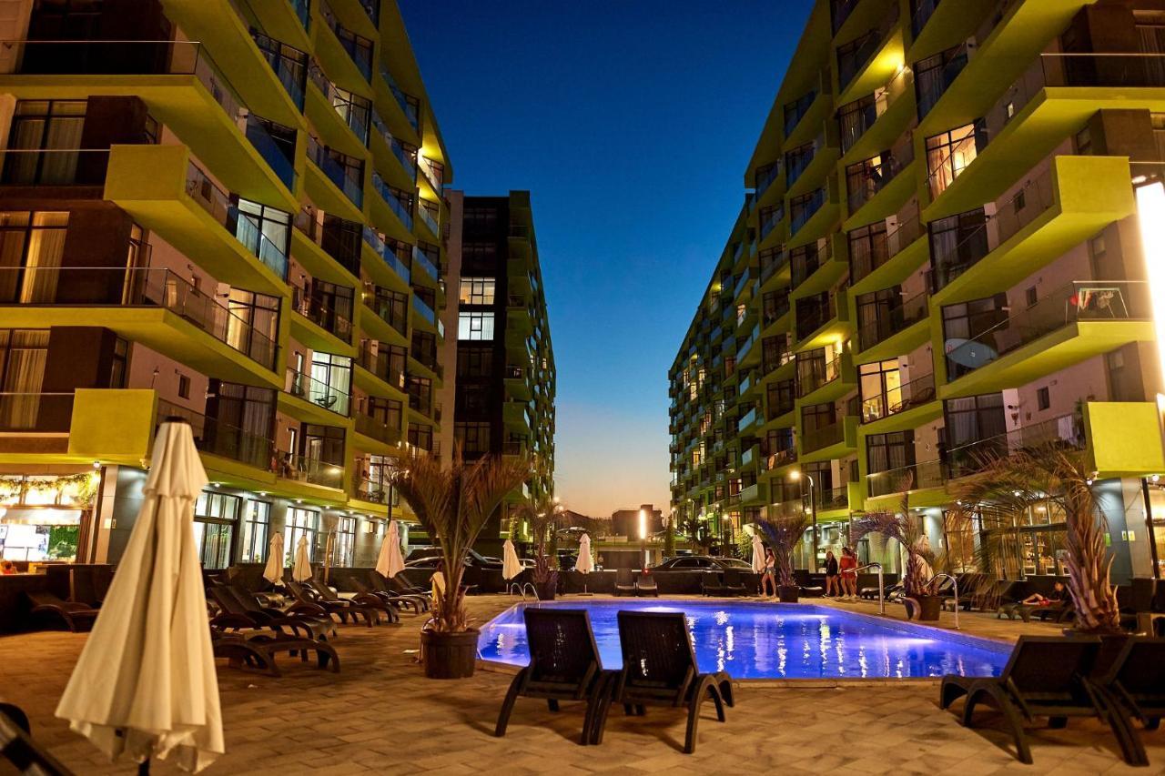 Vintage Breeze Apartment - Spa Pools Resort 마마이아 외부 사진
