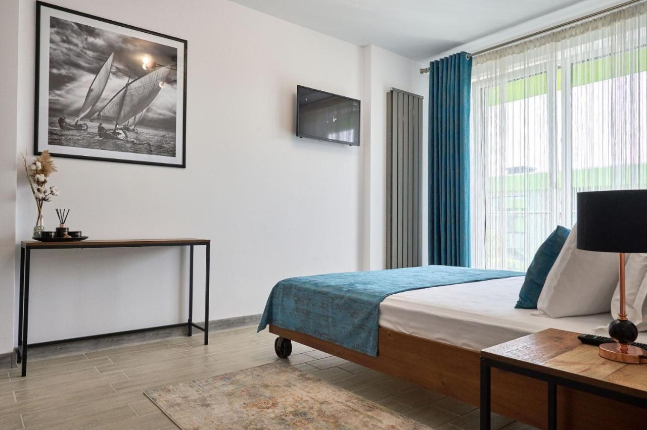 Vintage Breeze Apartment - Spa Pools Resort 마마이아 외부 사진