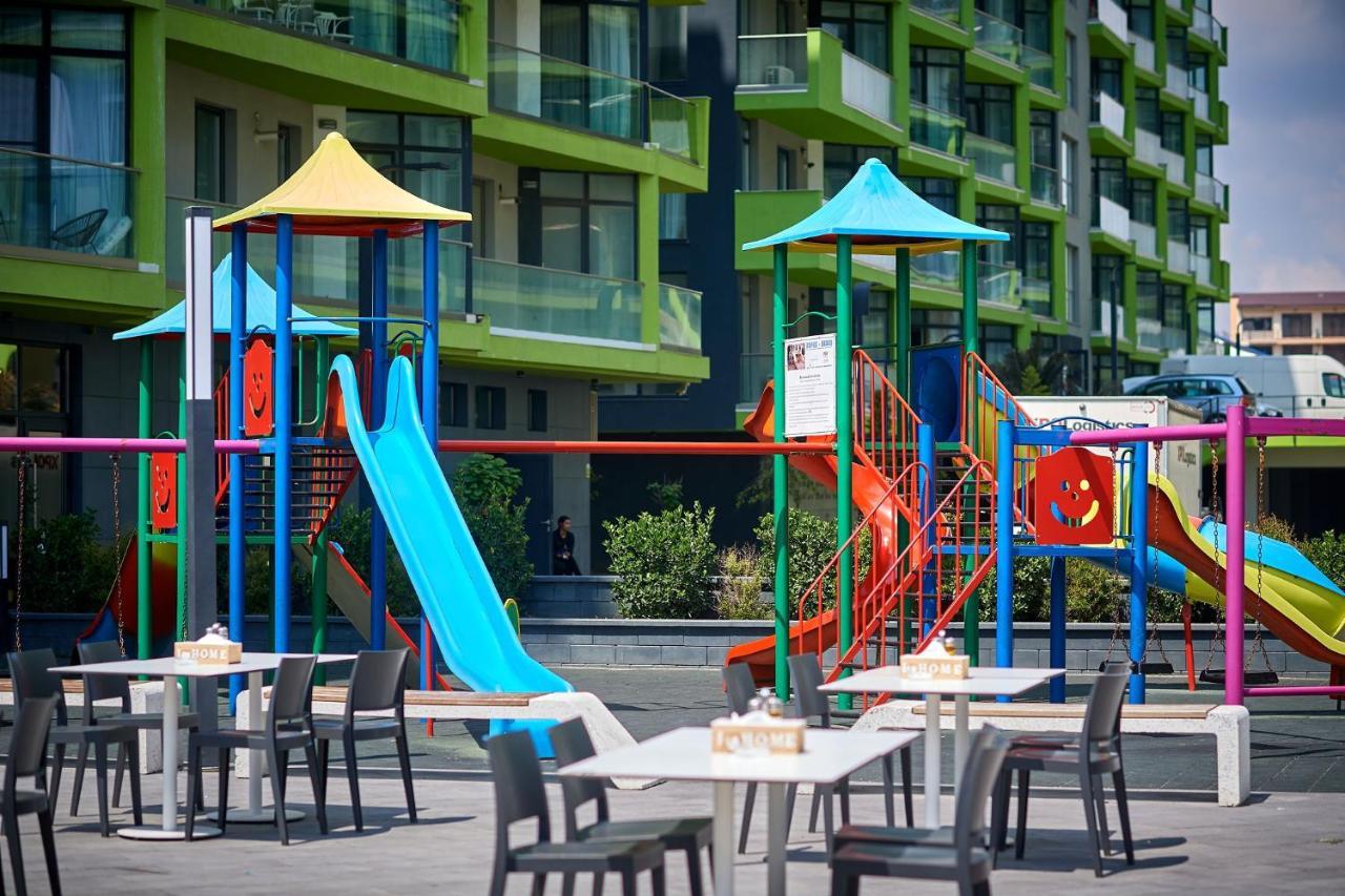Vintage Breeze Apartment - Spa Pools Resort 마마이아 외부 사진
